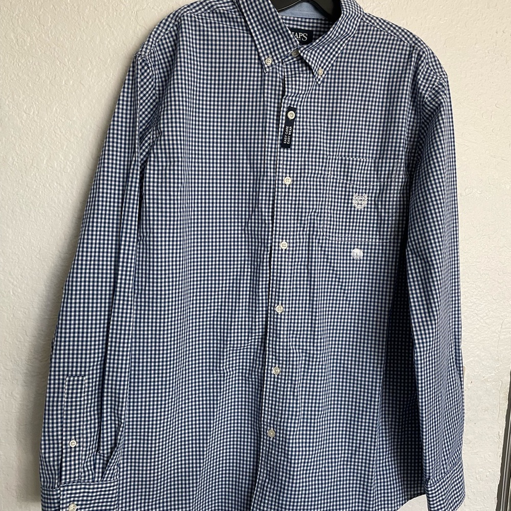 Chaps Blue and White Casual Button Down Shirt. Size:L. Long sleeves